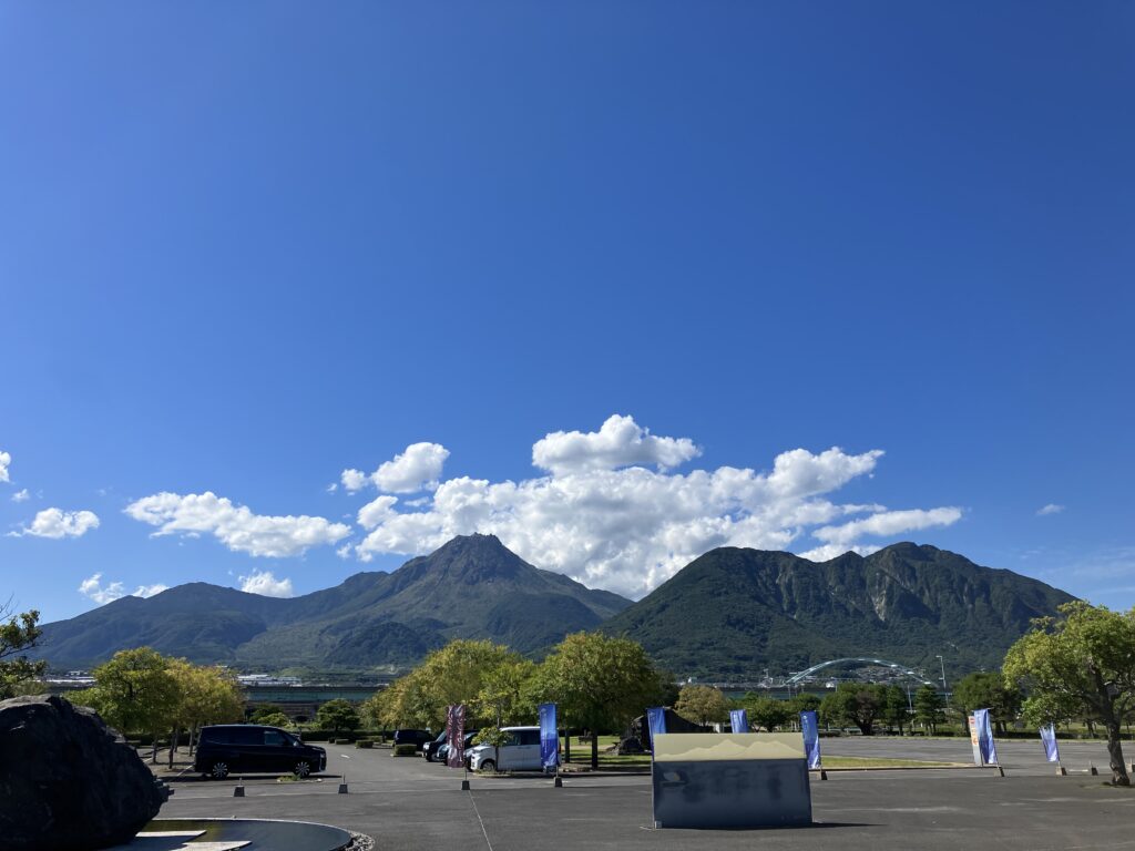 がまだすドームからの平成新山と眉山