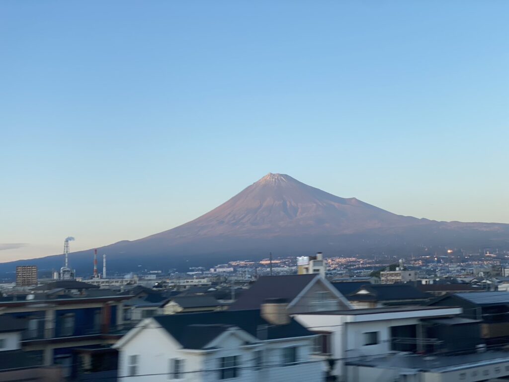 雪のない富士山