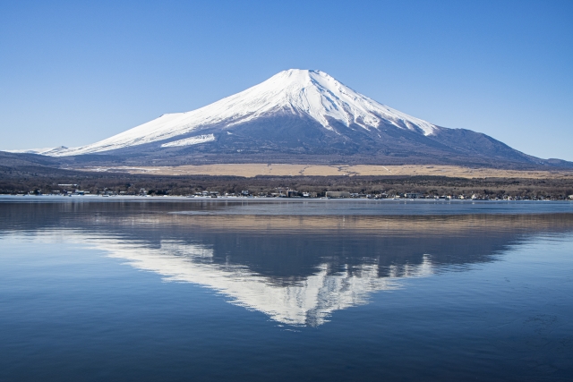 日本を代表する活火山 富士山（出典：PhotoAC）