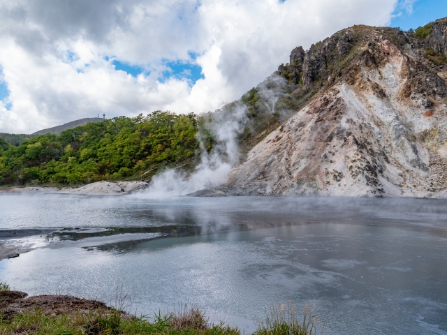 登別 大湯沼 (出典:PhotoAC)
